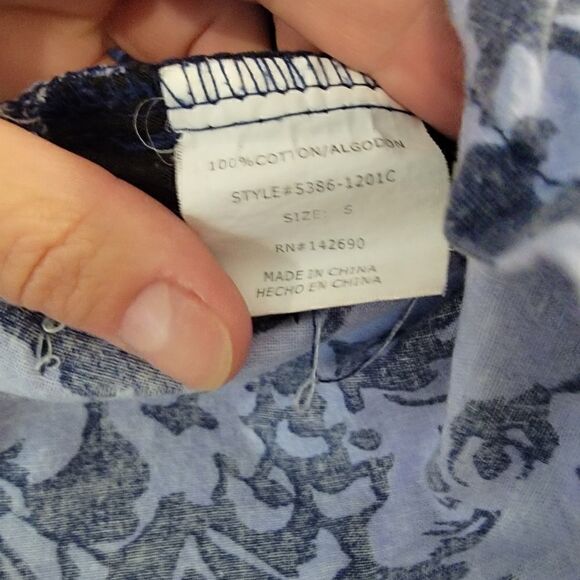 Divine scrubs by JDM uniforms floral size small - Picture 4 of 4